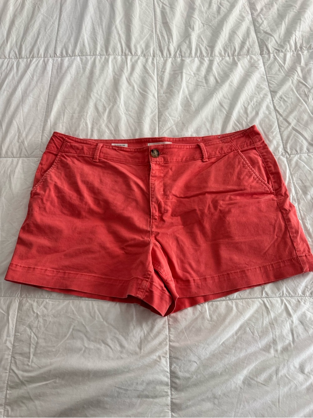 LOFT Washed Coral Twill 4 in Shorts